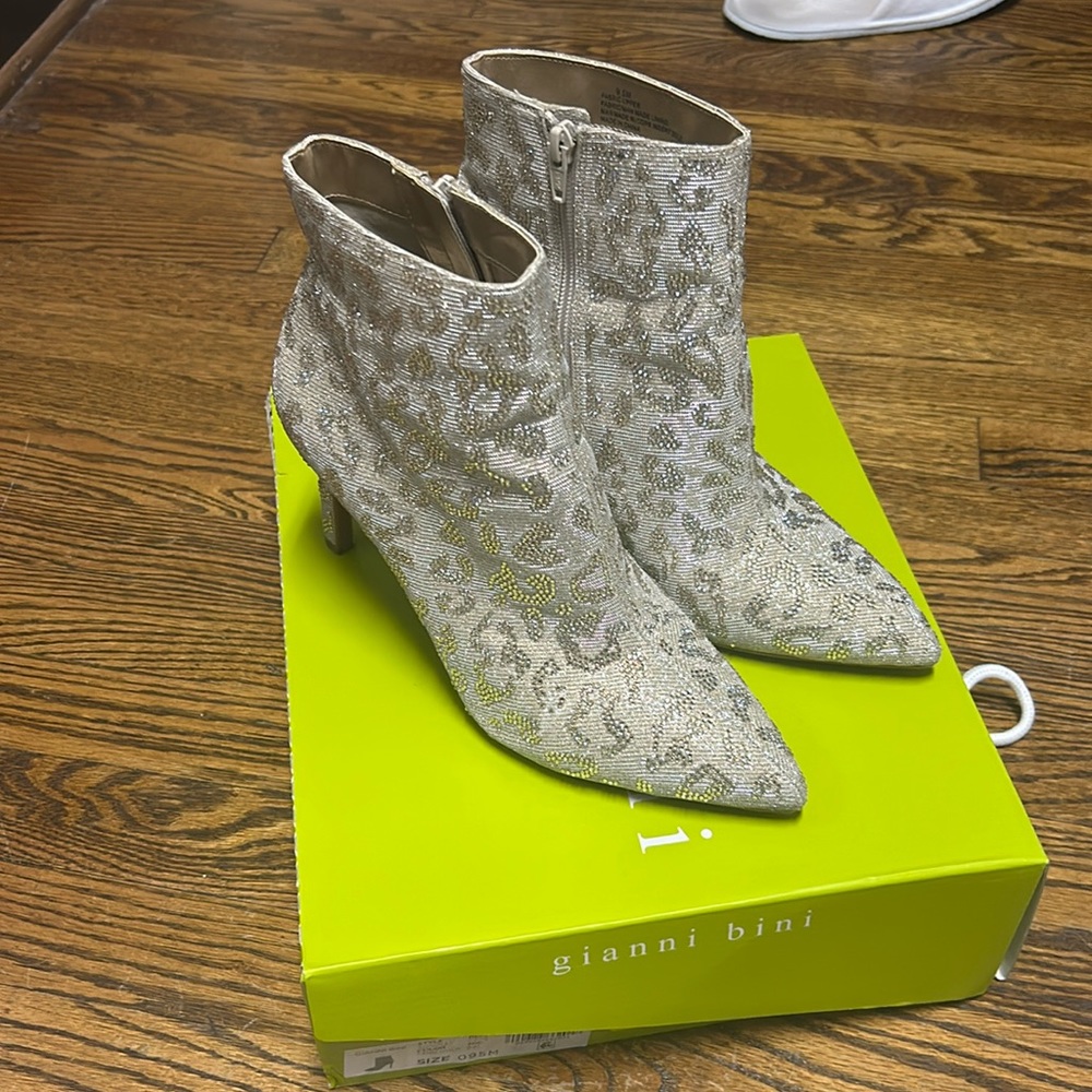 Gianni bini I sand gold leopard print rhinestone stiletto boots